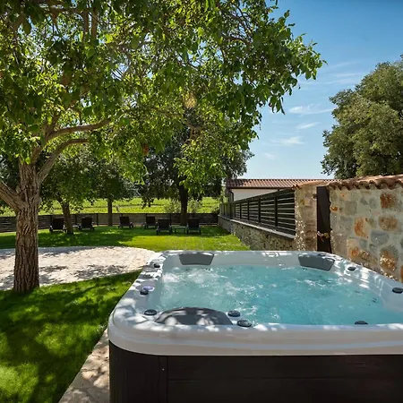 Villa Brisa - 3 En-suite Bedrooms And Private Jacuzzi *