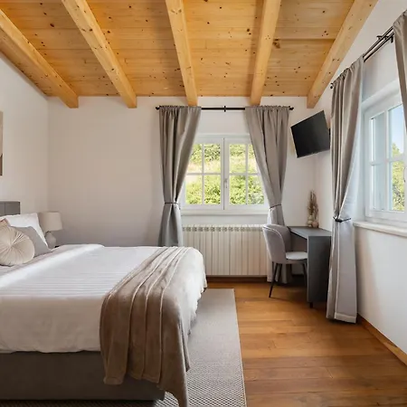 Brisa - 3 En-suite Bedrooms And Private Jacuzzi Villa Poreč